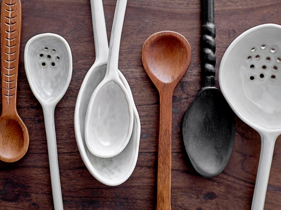 Kari Brown Mango Wood Spoon 16.5cm